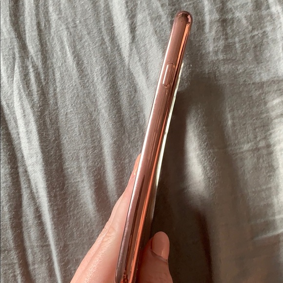 clear case with rose gold sides - Picture 3 of 3